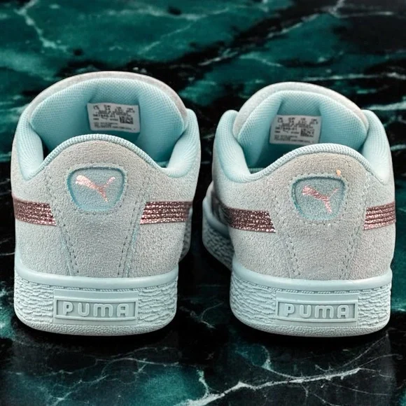 Puma Suede Classic Kids Teal Aqua Glitter Stripe Style 387846-01
Size: US 2.5C - Picture 4 of 12